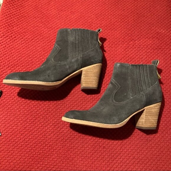 DOLCE VITA Sz 9 Western Grey Suede Stretch Shaft Stacked Heel Booties - Picture 3 of 8